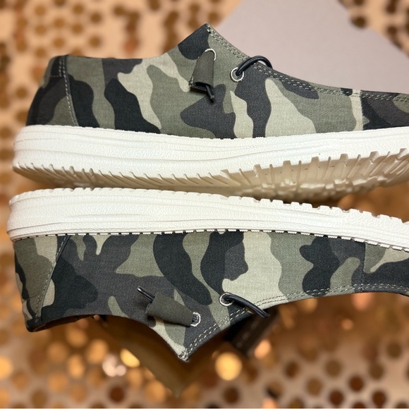 Hey Dude Wendy Camo Sneakers - Picture 4 of 8